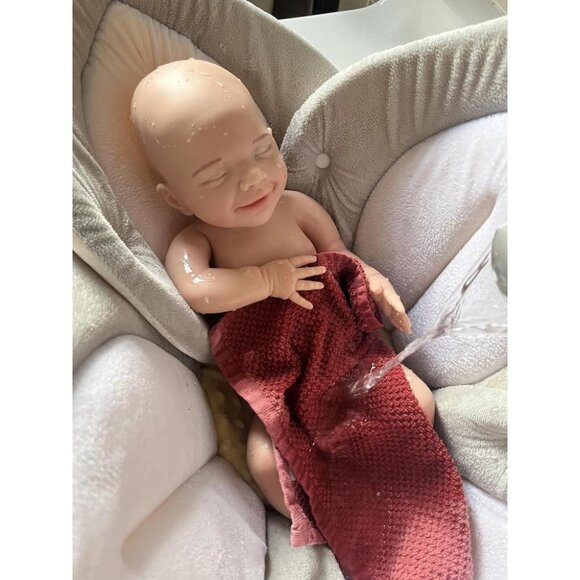 🆕18 Inch Realistic Full Body Silicone Reborn wheaten Baby Girl Sleeping Dolls - Picture 2 of 9